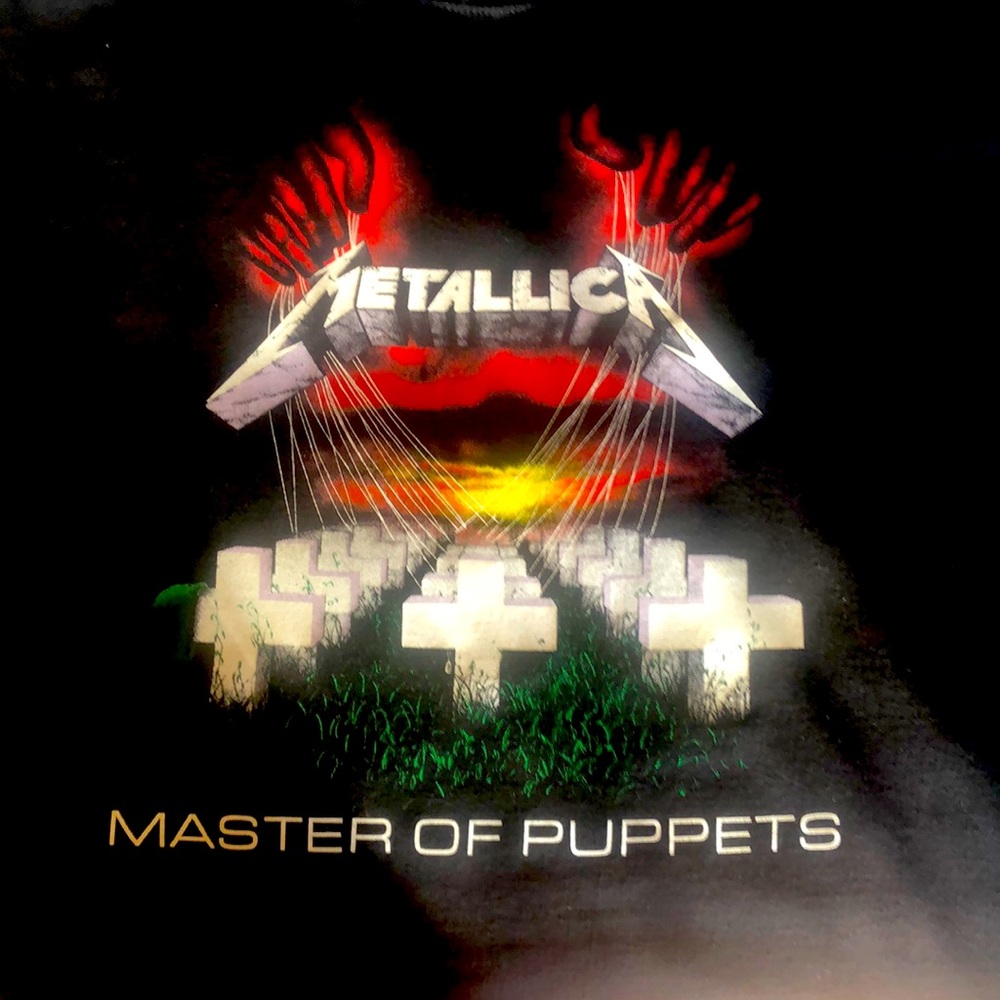 Metallica XL Master of Puppets T-Shirt maker of the shirt is Metallica(see pic)
